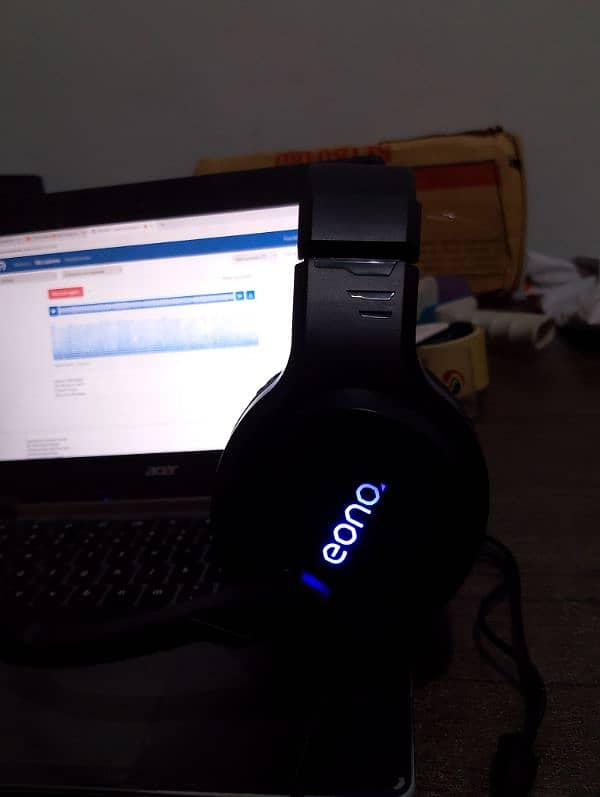 Eono gaming headset with noise cancelation 2