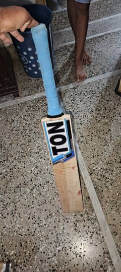 2 cricket bat