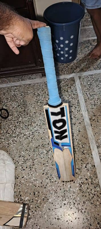 2 cricket bat 1