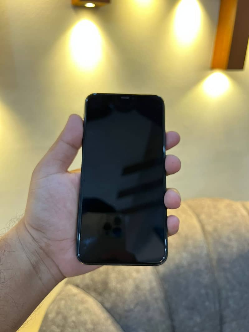 Iphone 11 pro max with box Pta Approved 2