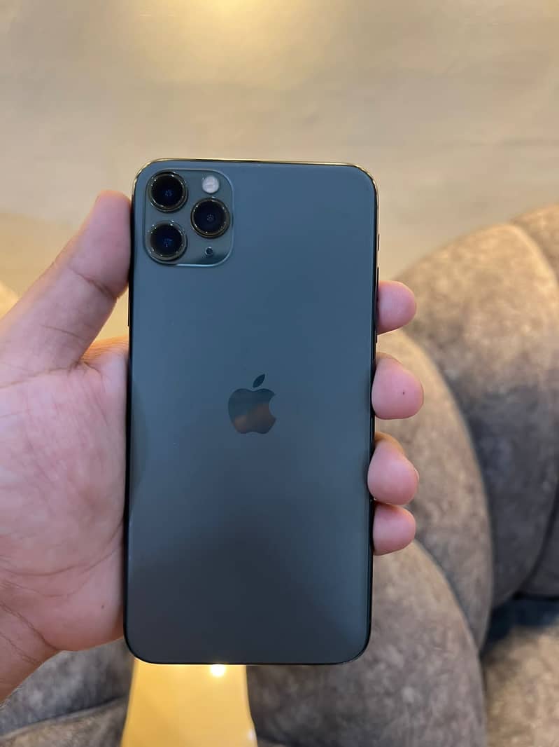 Iphone 11 pro max with box Pta Approved 5