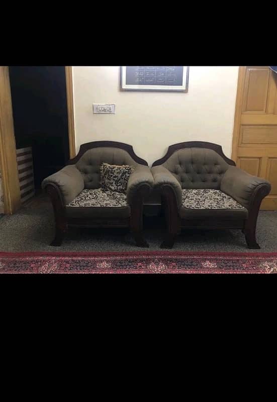 • SOFA SET • FIVE SEATER • GOOD CONDITION 1