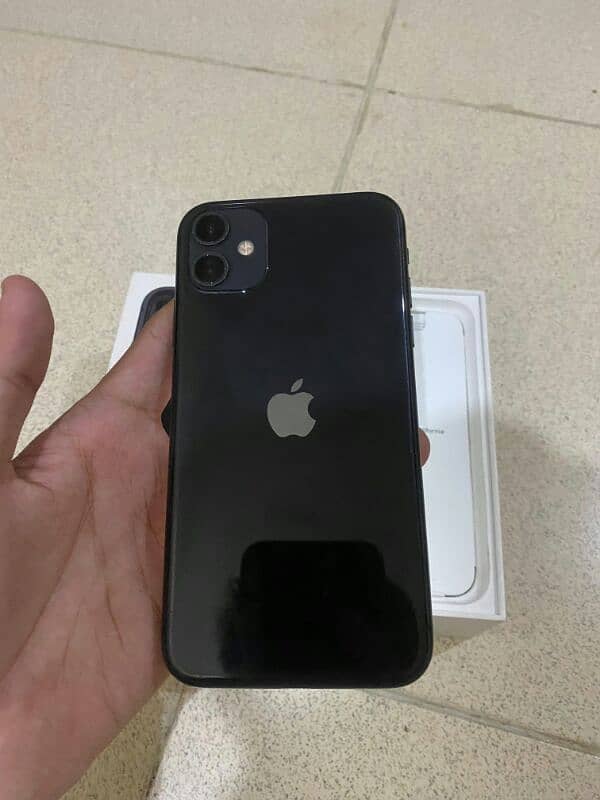 iphone 11 with box 64 gb non pta 2