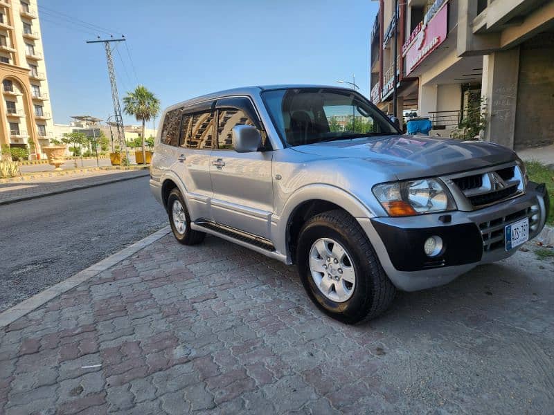 Mitsubishi Pajero 2005 3