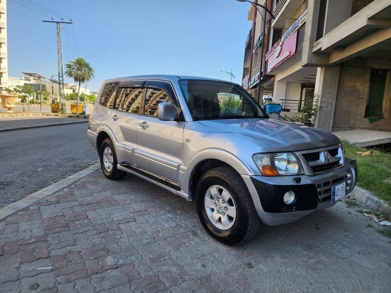 Mitsubishi Pajero 2005 17