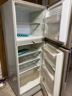 Dawlance refrigerator for urgent sell