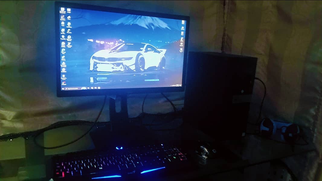 Gaming PC with LCD 24" + Graphics card 4gb 1