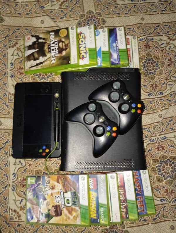 Xbox 360.2 Controllers,10 CDs Nd 1 Upad 6