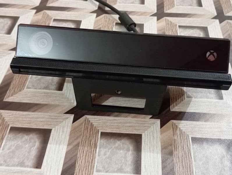 Xbox one/s kinect sensor| 100 % ORIGINAL| never used just like new. 2