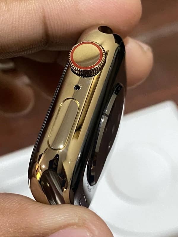 Apple Watch Series’s 8 stainless steel Gold 45mm 0