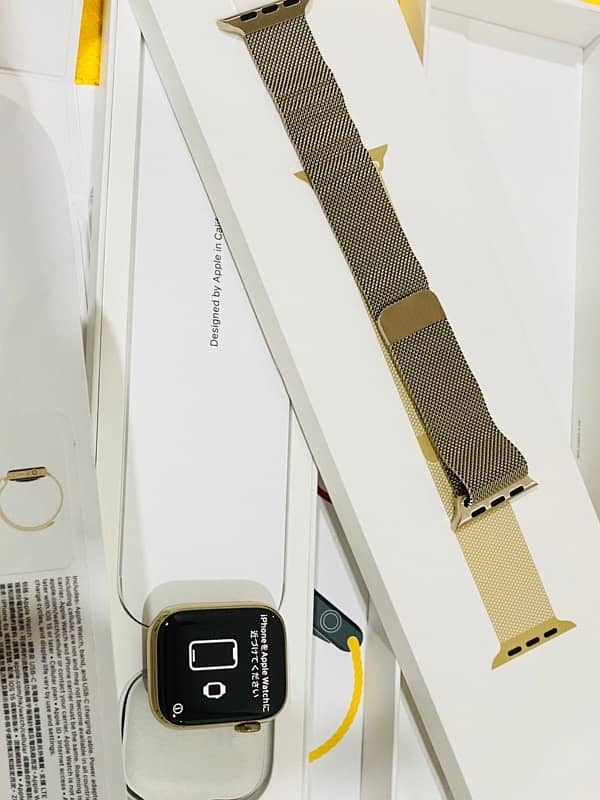 Apple Watch Series’s 8 stainless steel Gold 45mm 4