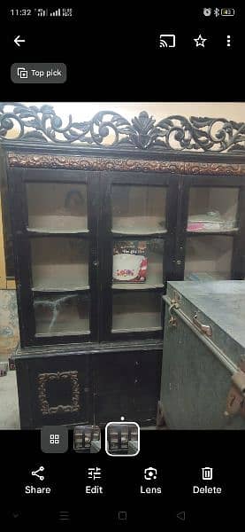 dressing table or showcase very good condition 3