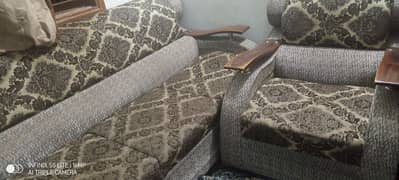 Sofa Set 5 Seater 100% Best Condition