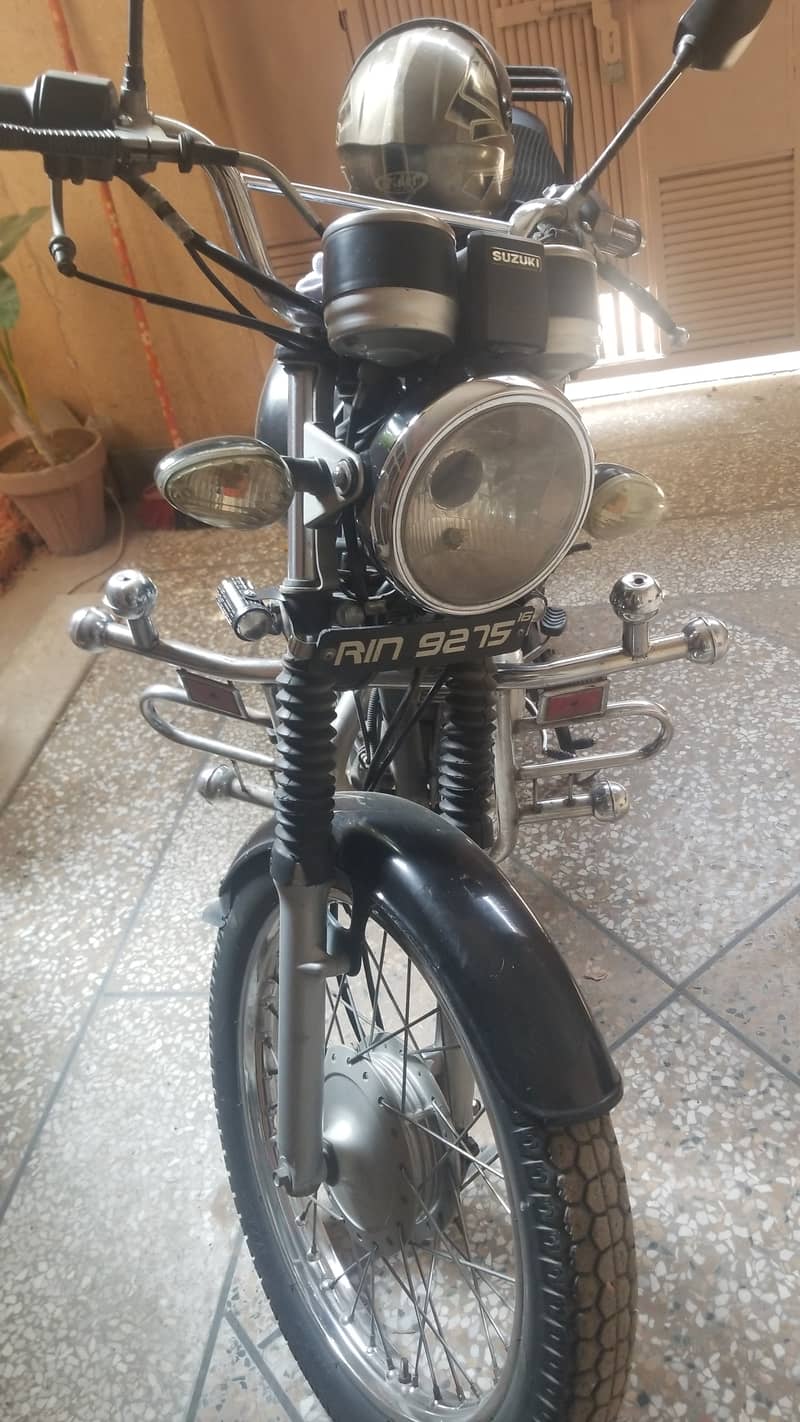 SUZUKI GS 150 2