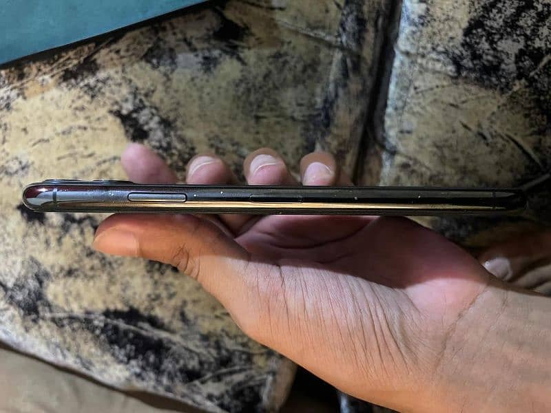 Iphone 11 Pro Max in lush Condition 64 Gb 4