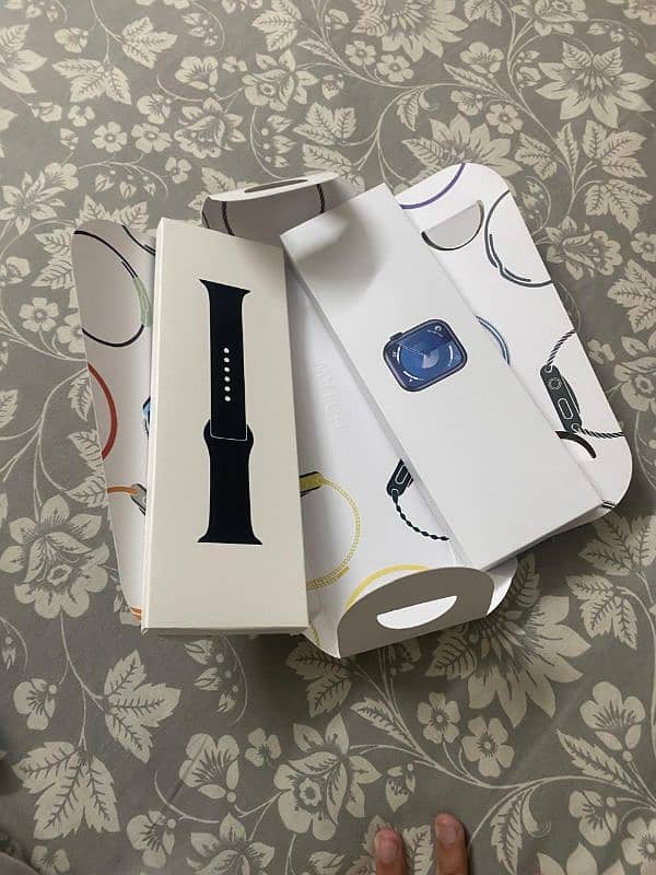 APPLE WATCH BOX 1