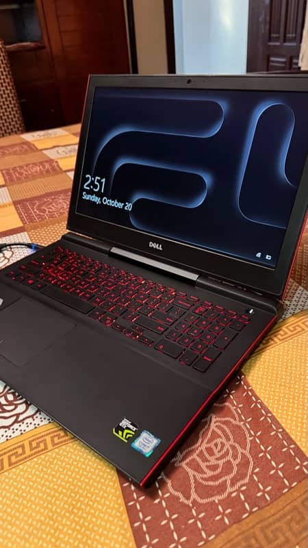 Dell Inspirion 15 7000 gaming Core i7 gtx 1050ti 4