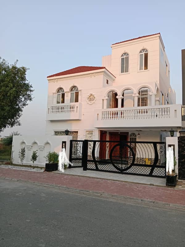 11 Marla Luxury Upper Portion Available For Rent In Ghaznavi Block Sector F Bahria Town Lahore 0