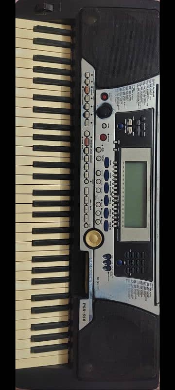 YAMAHA PSR 550 0