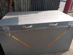 5foot Double door paiti Trunk Available for sale in very Cheap Rates