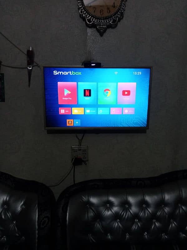 32 inch Led with Android box   both for sale 1