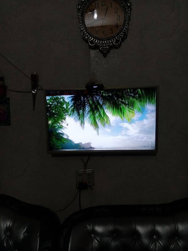 32 inch Led with Android box   both for sale 4