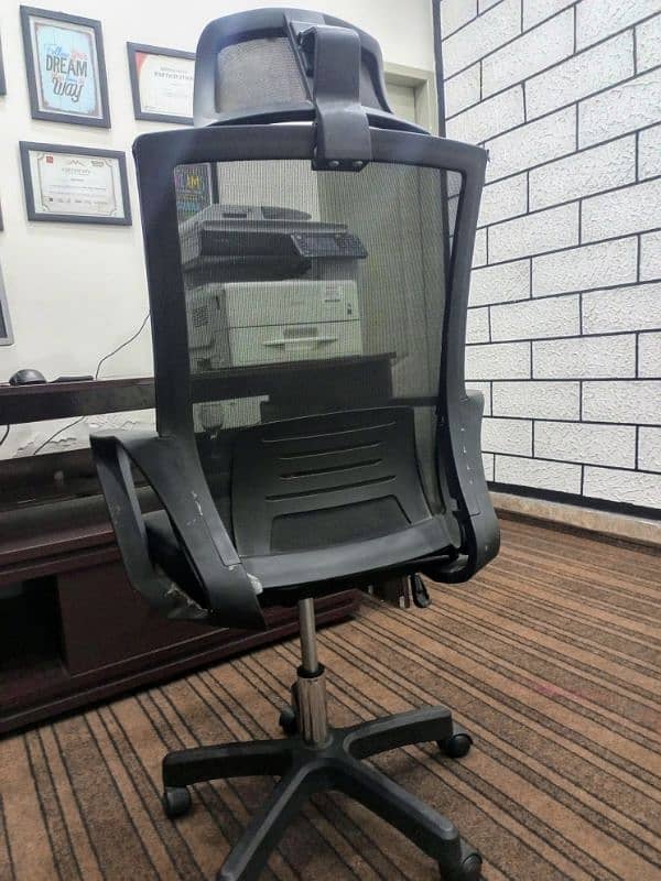 Comfortable Computer chair for office and workstation 1