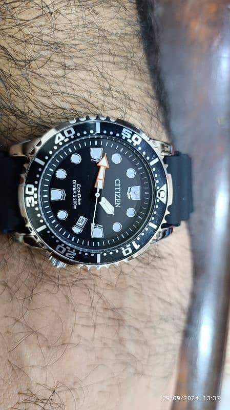 Citizen Diver Watch with Very heavy Lume and nice rubber strap 10000 5