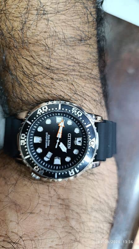 Citizen Diver Watch with Very heavy Lume and nice rubber strap 10000 10