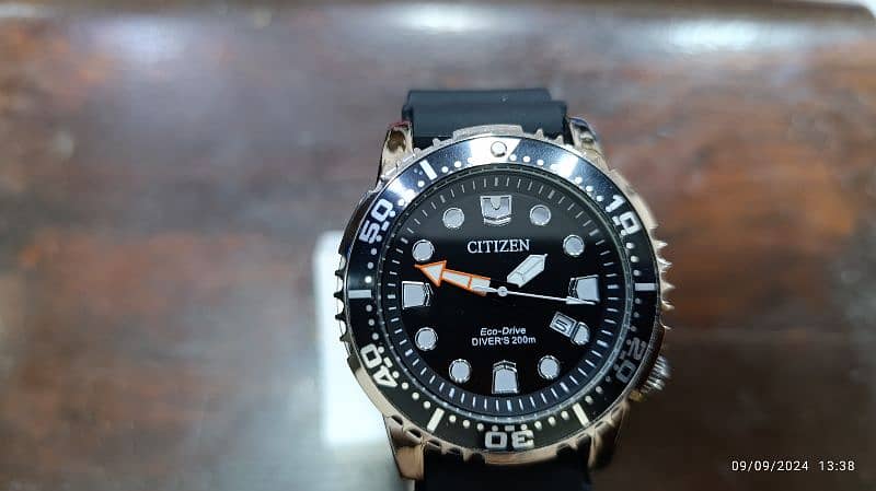 Citizen Diver Watch with Very heavy Lume and nice rubber strap 10000 15