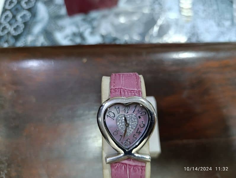 August Swiss Quartz Pink Heart Watch in 6500 only 2