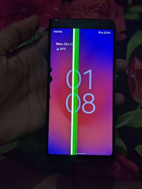 Google pixel 3 panel ma line ha baqi koi bi masla nahi ha 0