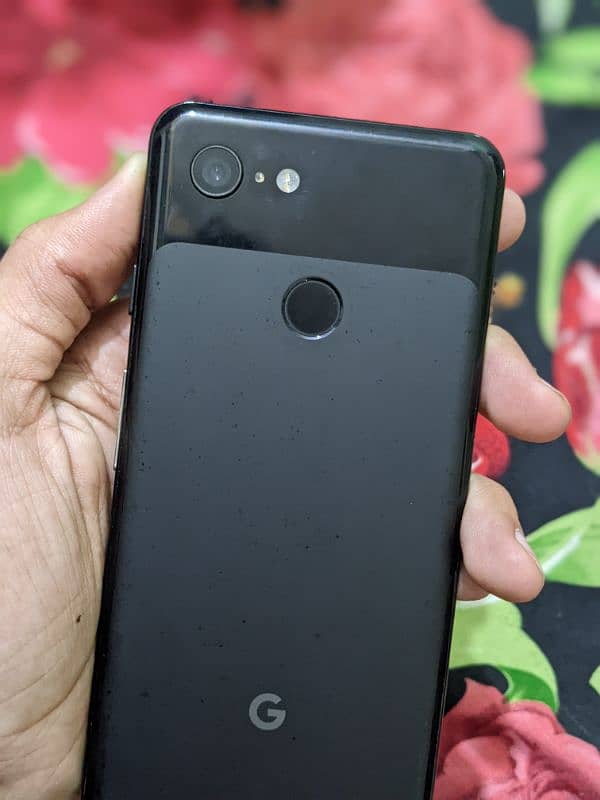 Google pixel 3 panel ma line ha baqi koi bi masla nahi ha 5