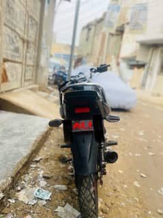 YAMAHA YBR 125G watsapp 03108510337