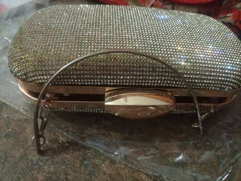 fancy clutch good condition 3