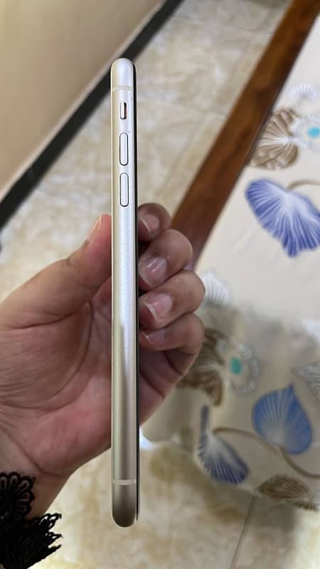 Iphone 11/128gb white Non PTA 4