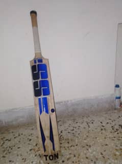 SS CRICKET BAT FOR SALE 3 CANE HANDLE BAT FOR SALE FULL IN NEW CONDITI