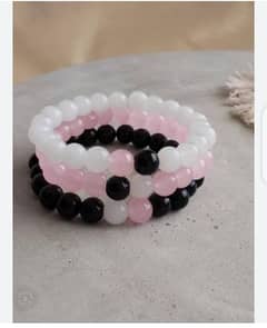 Bracelets 0