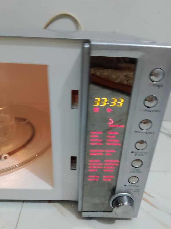 Dawlance microwave oven 2 in 1 grill microwave large size 3