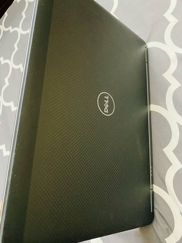 Dell latitude E7440 I5 4th 9