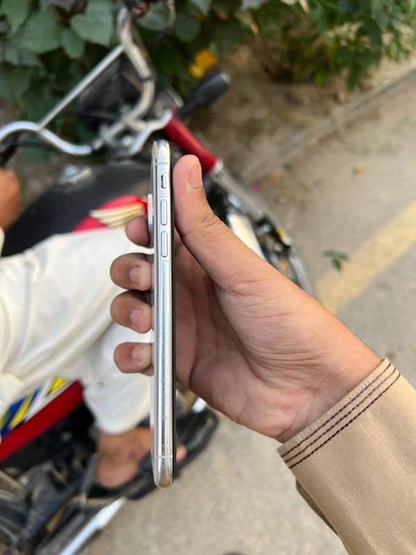 iPhone X 64gb 3