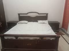 I am selling my bedroom set 0