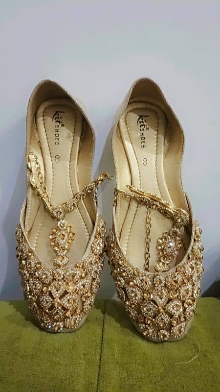 golden khussa with anklet 0