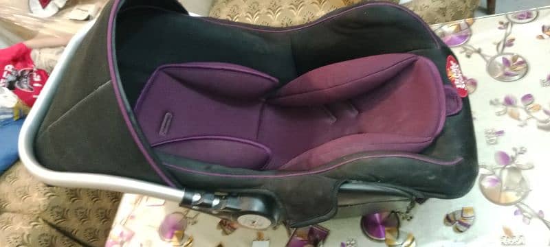 carry cot,car seat 3