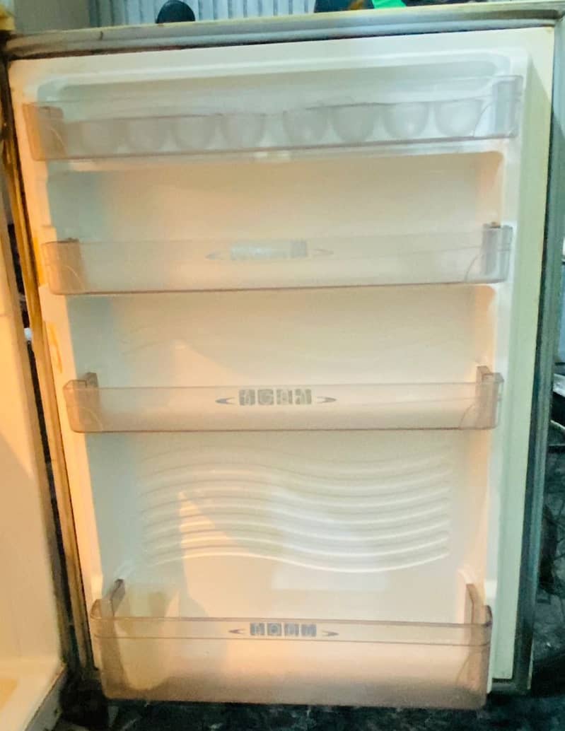 Dawlance fridge Large size /Two door refrigerator 3