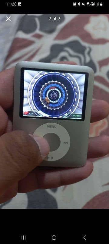 Apple IPOD NANO 3rd Generation 4gb 6