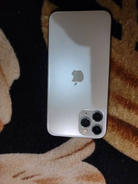 Iphone 11pro White color 4