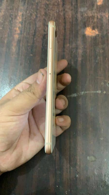 iphone 8 plus Non PTA 256 GB All okay only Karachi 1