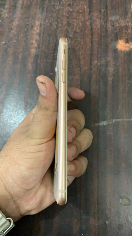 iphone 8 plus Non PTA 256 GB All okay only Karachi 3