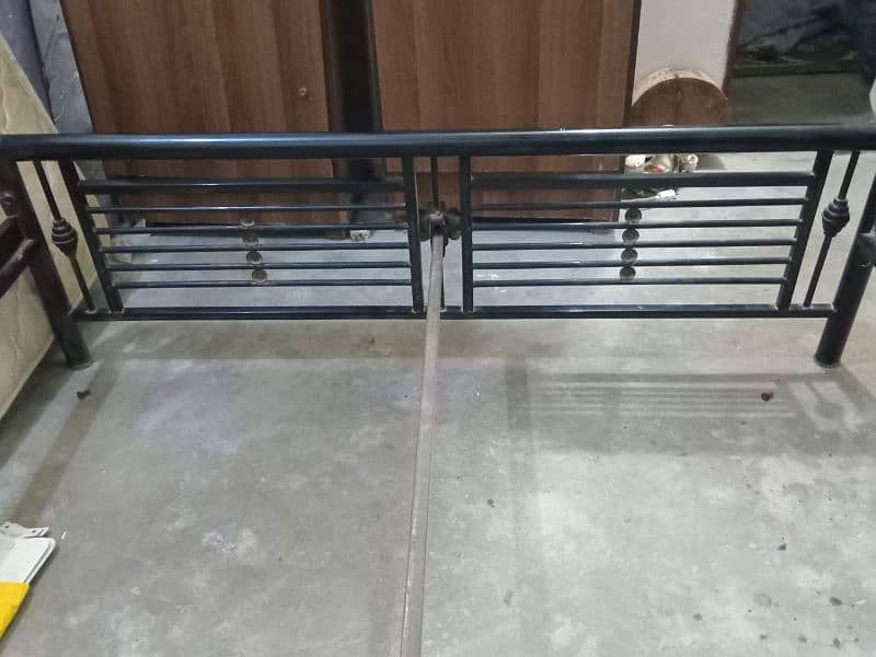 Double and Single Size Iron Bed 4